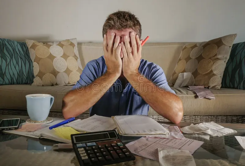 ¿Sientes que el dinero no te alcanza? Estos hábitos pueden mejorar tus finanzas