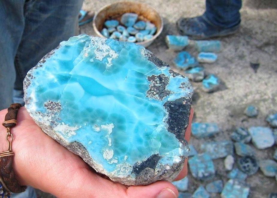 ¿Por qué el larimar es una piedra única de República Dominicana que ha conquistado el mercado internacional?