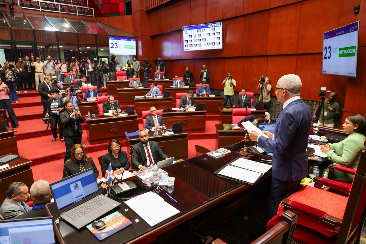 Senado aprueba reforma policial que establece uso diferenciado de la fuerza y regula armas menos letales