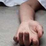 Muere mujer que fue baleada en negocio de la avenida Abraham Lincoln; Policía persigue al responsable