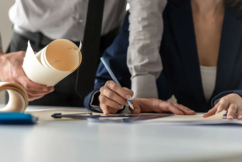 ¿Puede una empresa cambiar el horario o las funciones de un trabajador?