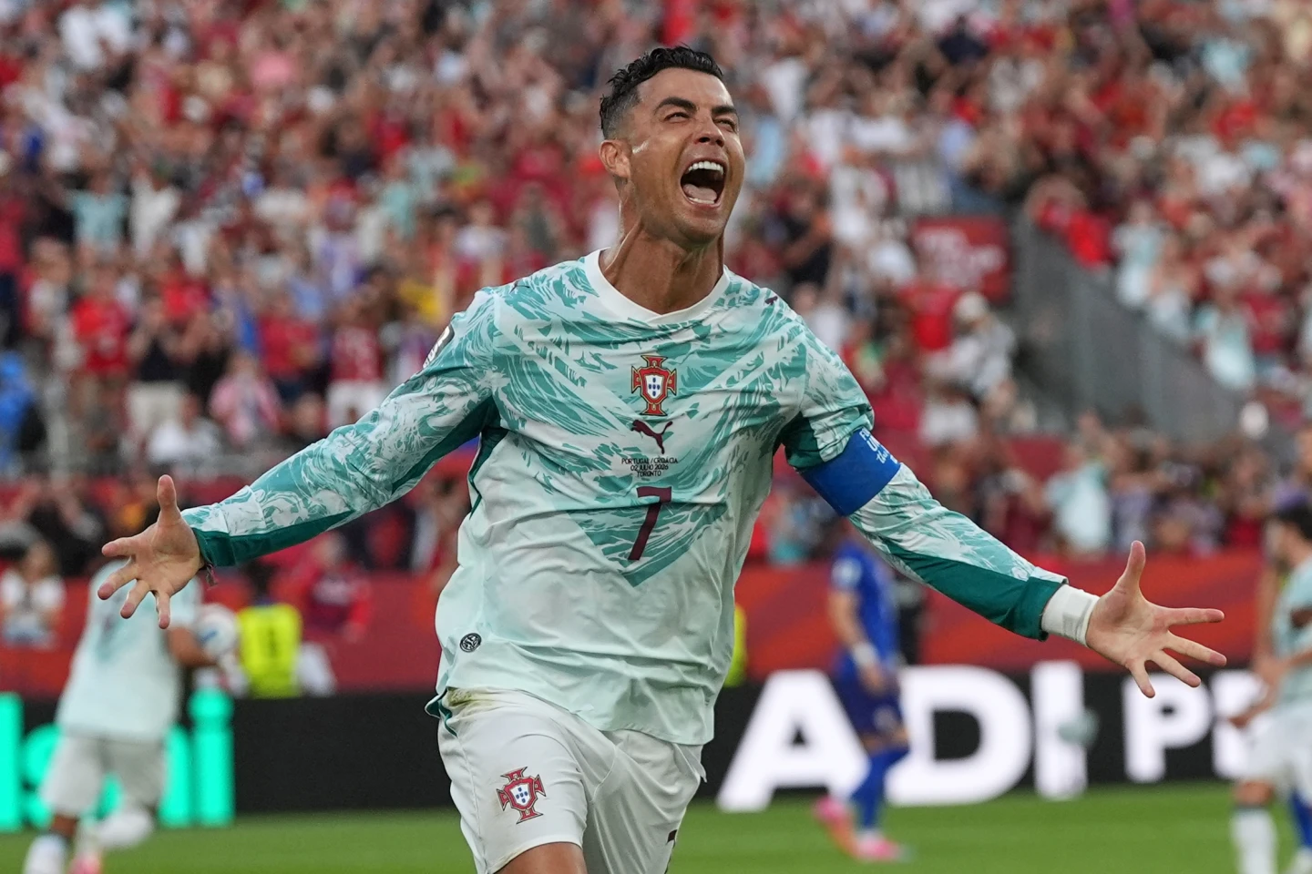 Ramos y Ronaldo marcan y Portugal remonta para vencer a Croacia por 2-1