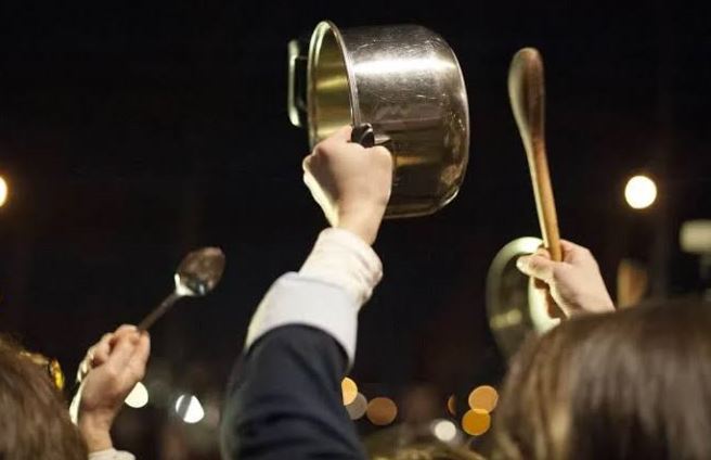 Cacerolazos en RD: el origen de una protesta que vuelve a sonar en las calles