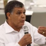 Alcalde de SDO pide permiso de dos años para viajar; Consejo de regidores rechaza y condena pedido