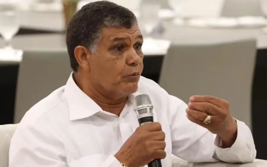 “Pongámosle colmado Francisco Peña a la alcaldía”, regidores rechazan permiso de viaje por dos años de alcalde de SDO
