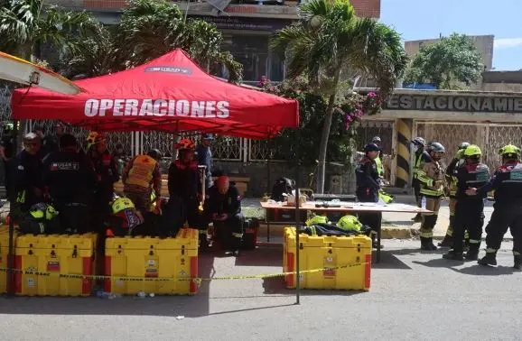 Rescatan a un superviviente de los terremotos en Venezuela tras ocho días bajo los escombros