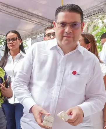 Eduardo Sanz Lovatón, ministro de Industria.