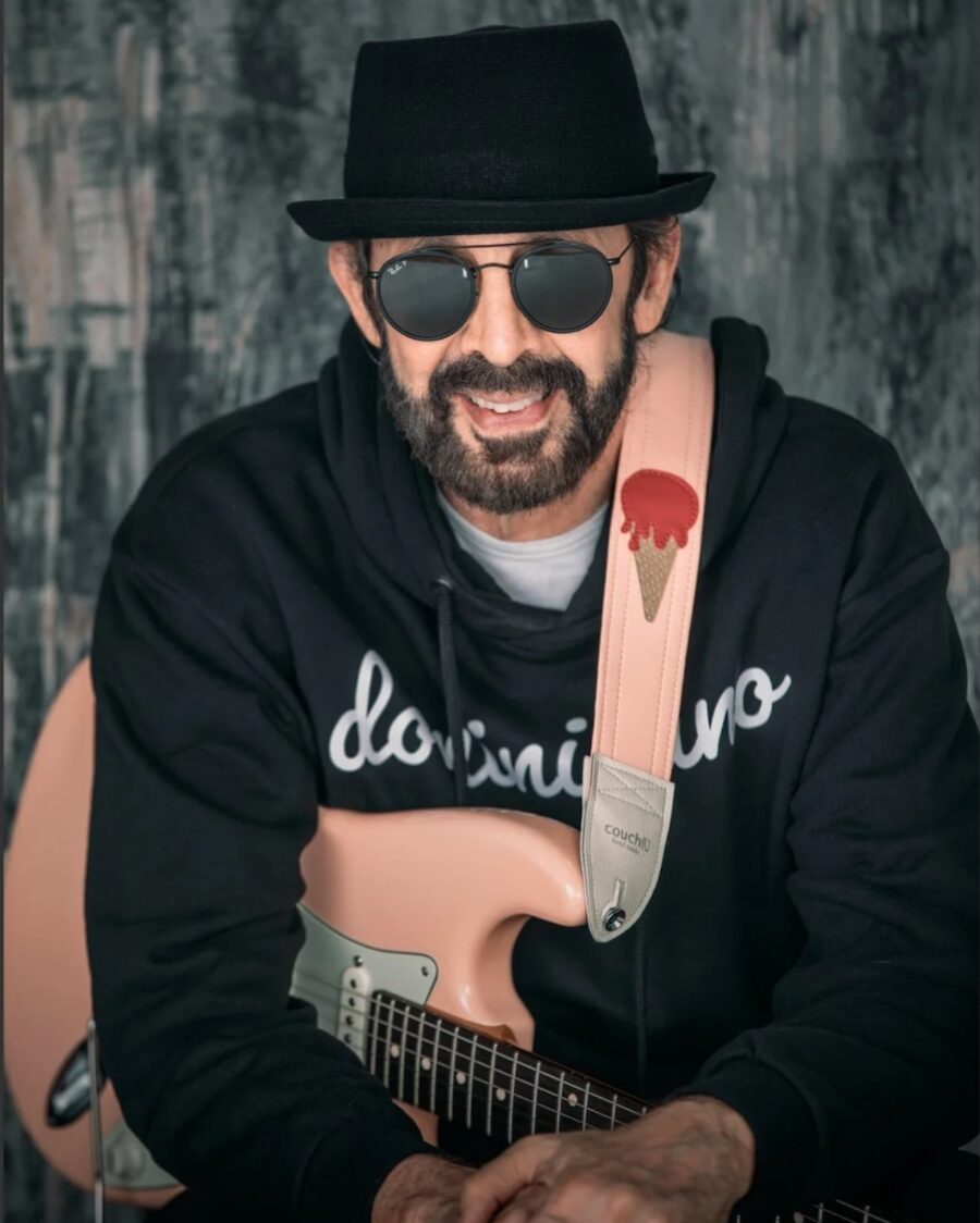 Juan Luis Guerra convierte la espera  del festival en una verdadera celebración.