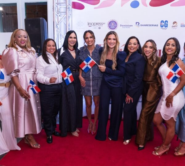Ella  cerró “Raíces que Trascienden: Dominicanas Poderosas”.