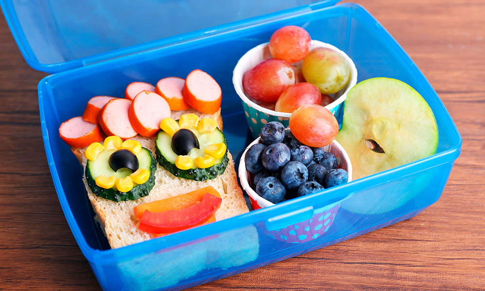 Los hábitos alimenticios que los niños deben aprender desde pequeños para crecer saludables