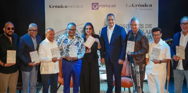 Máximo Jiménez presenta libro en compañía de compositores y miembros de  Sgacedom.