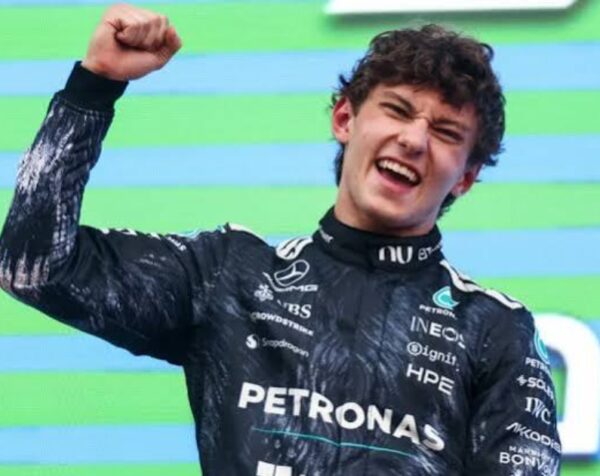 El piloto Kimi Antonelli, de  Mercedes, lidera campeonato.