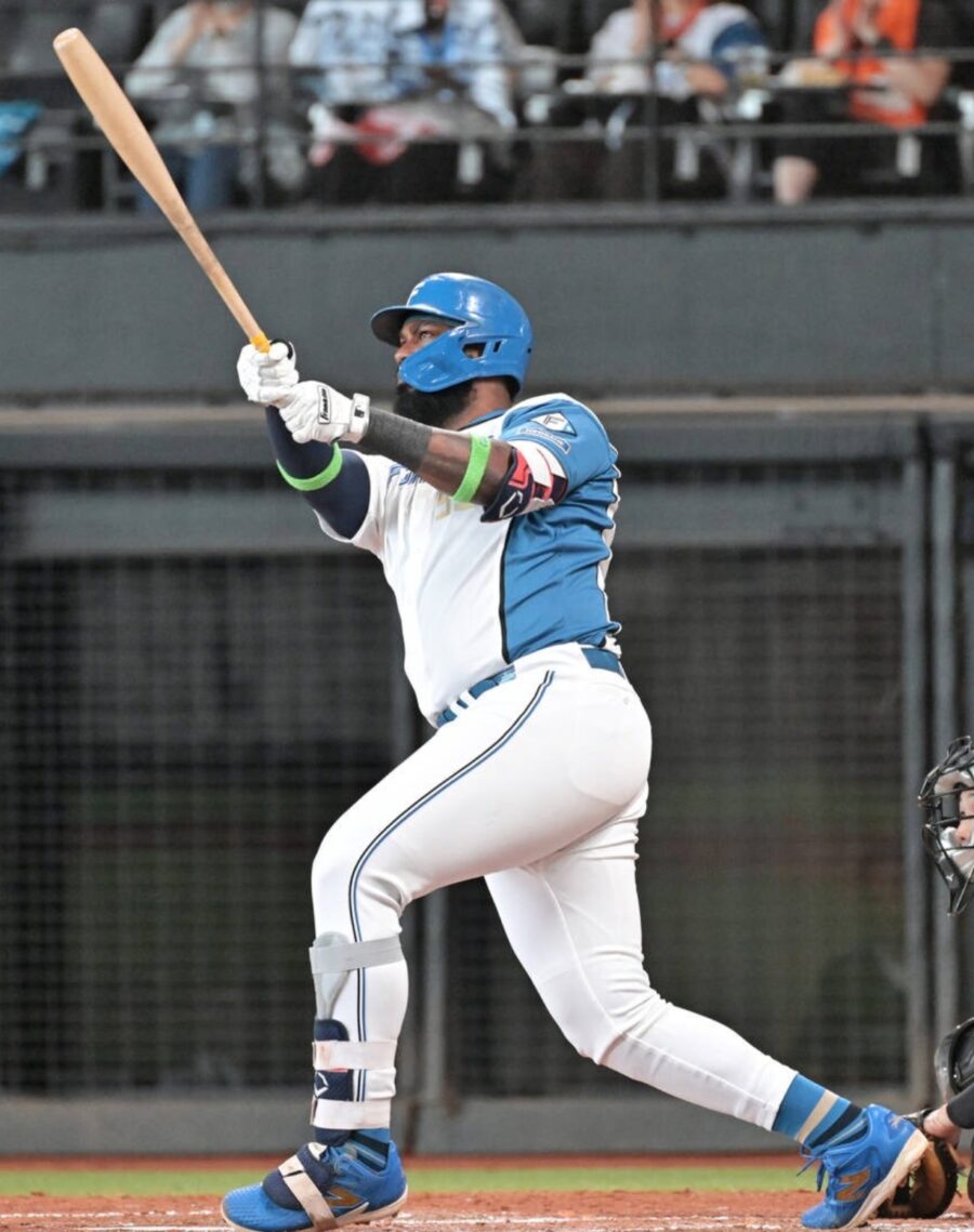 Franmil Reyes es uno de los bateadores más destacados en el béisbol japonés