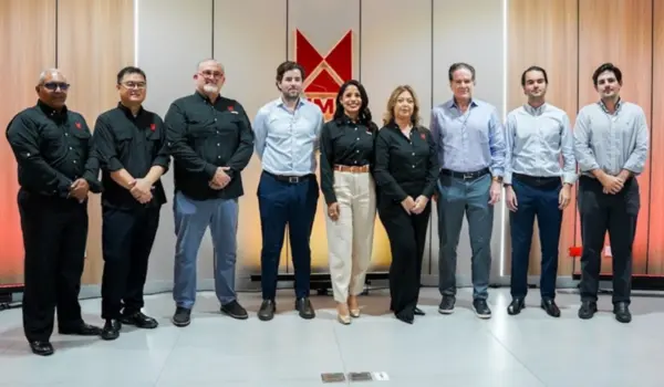 Marcos Padilla, Frank Chen, Eduardo Martínez de Ubago, José Luis Corripio, Dashiel Fernández, Kendy Villalona, Manuel Corripio, Miguel José Barceló Corripio y Álvaro Corripio.