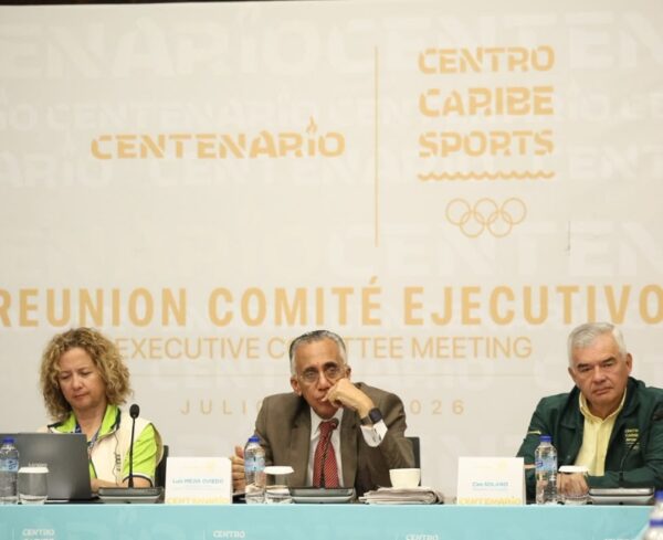 Luis Mejía Oviedo encabezó reunión de Centro Caribe Sports.