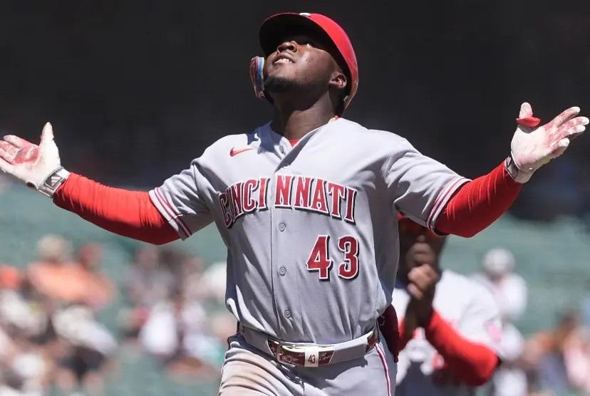 Héctor Rodríguez se destacó a la ofensiva por los Rojos.    ap