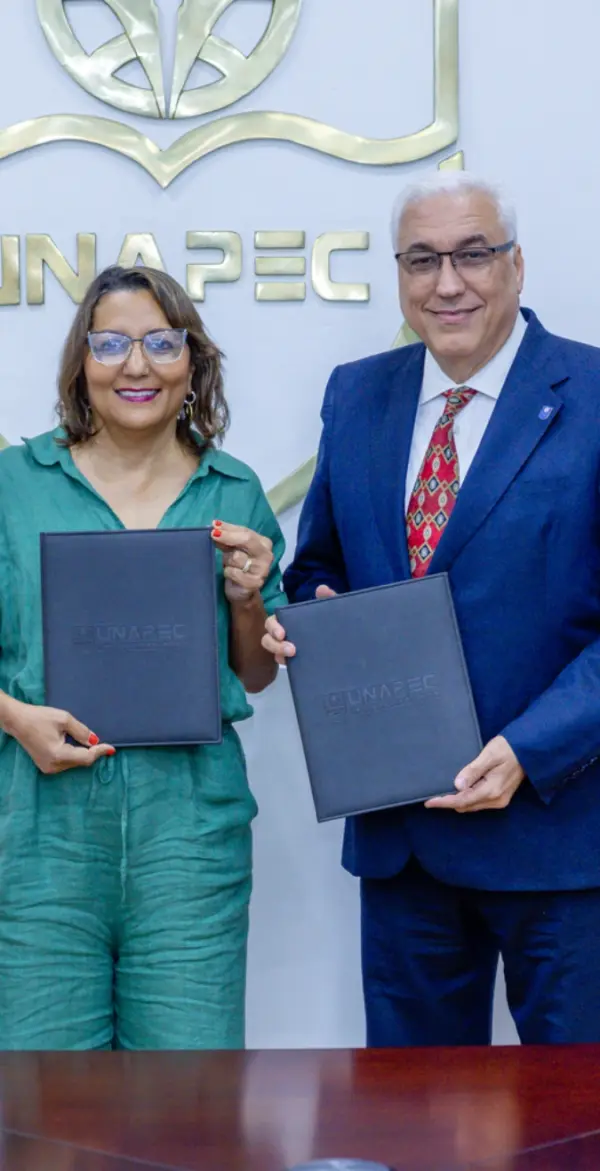 Minerva del Risco y Erik Pérez Vega.
