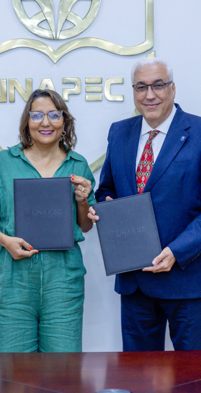 Minerva del Risco y Erik Pérez Vega.