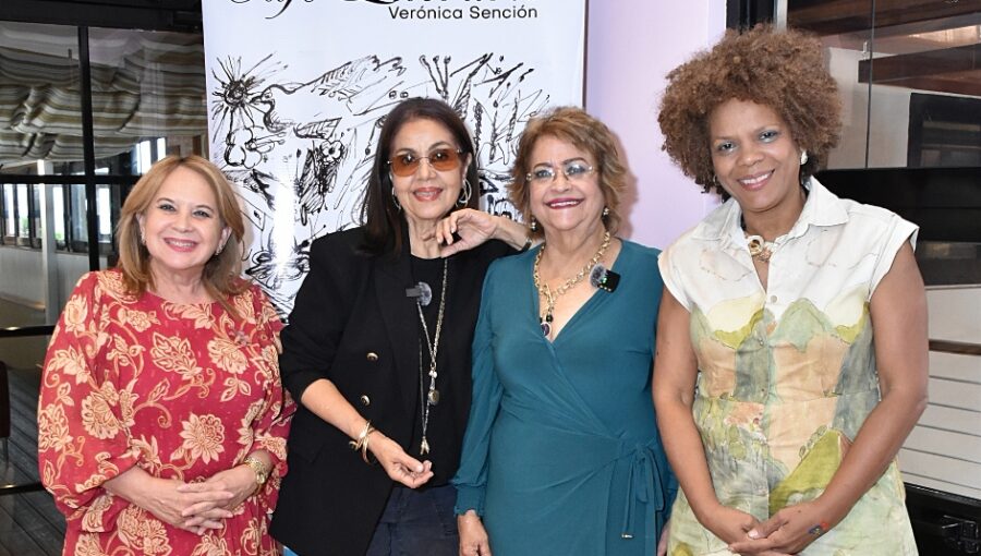 Varinia Caamaño, Olga Lara, Verónica Sención y Marivell Contreras.