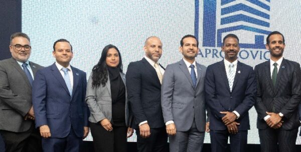 Junta Directiva presidida por Mario Bonilla.