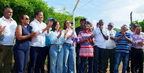 Directivos de la entidades durante el acto.