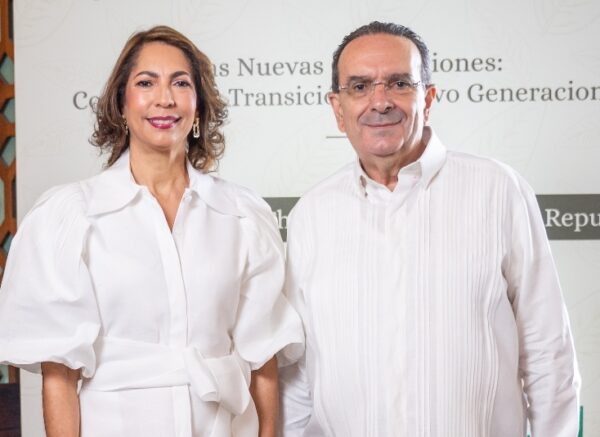Josefina Pichardo y Ángel García.