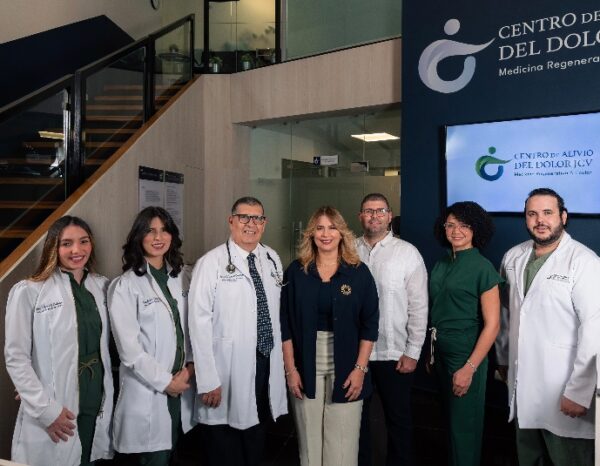 Thais Cobián, Susana Vargas, Juan Carlos Vargas Decamps, Patricia Camilo de Vargas, Juan Pedro Vargas, Astrid Contreras y Fernando Defilló.
