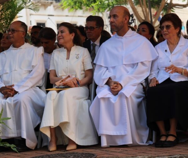Vista parcial de invitados al acto de inauguración.