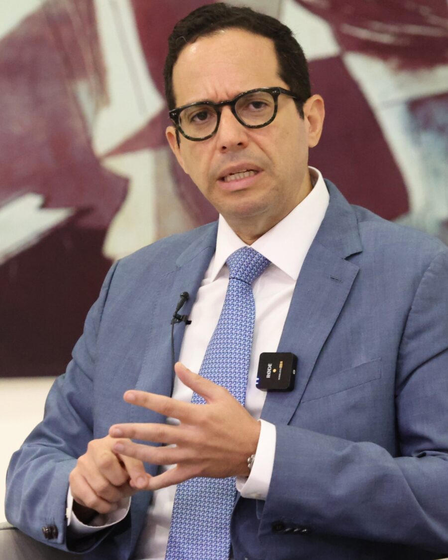 El ministro Sigmund Freund plantea unificar el sistema educativo. José de León