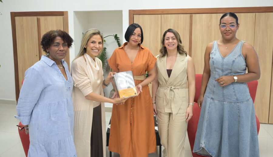 Karina Sainz Borgo: “La literatura permite nombrar aquello que no encuentra espacio en otros discursos”