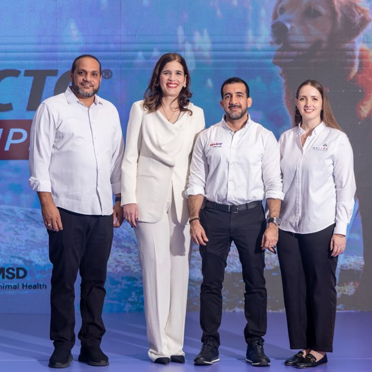 Aquilino Vasquez, Maite Mallén, Franco Mauri y Justine Reynes.