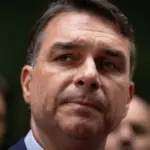 Flávio Bolsonaro dice que abrirá 500.000 cupos en las cárceles de Brasil tras reunirse con un ministro de Bukele