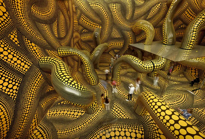 Muere a los 97 años Yayoi Kusama, la artista japonesa que convirtió los lunares en un símbolo del arte contemporáneo