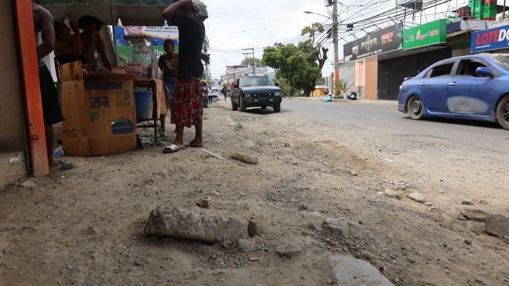 Villa Mella norte: tan cerca de la modernidad, sin atención primaria y arropado por la pobreza