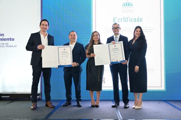 Carlos Quintero, Franklin Marte, Ivanna Lajara, Eddy Olivares y Lerined Sánchez.