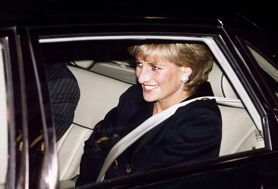 Charles Spencer publica un libro sobre la vida de su hermana, Diana de Gales