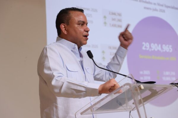 Doctor Julio Landrón, director del SNS, informó a los directores de hospitales que las compras de medicamentos e insumos se hará a través de Promese.