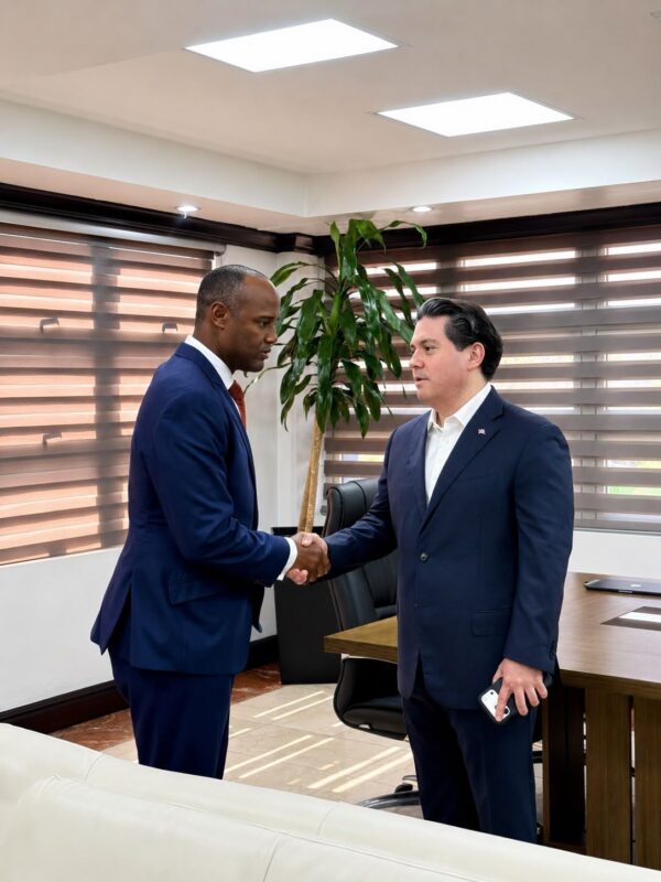 Francisco Alejandro Campos tomó juramento a  De Peña.