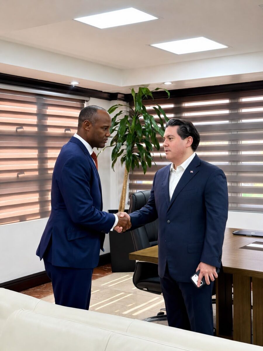 Francisco Alejandro Campos tomó juramento a  De Peña.