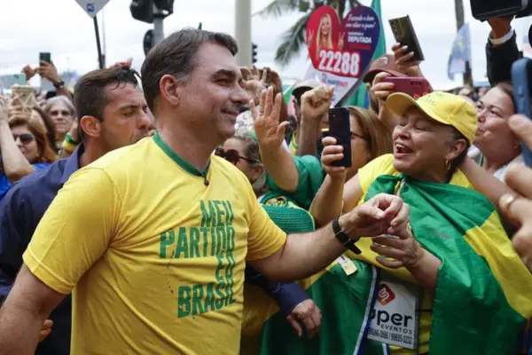 El candidato a la Presidencia de Brasil por el Partido Liberal, Flávio Bolsonaro,