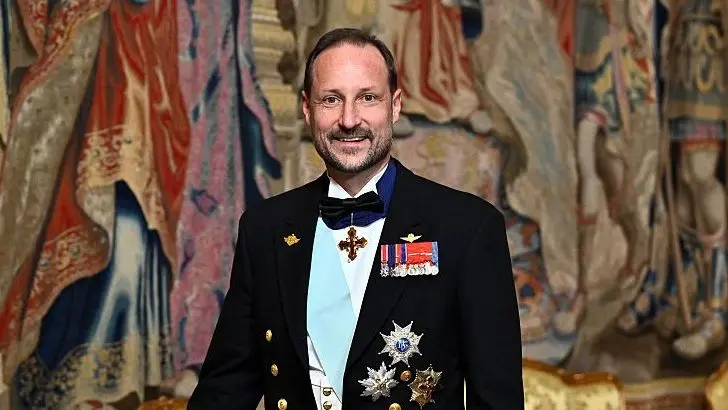 El rey Haakon VIII ha adoptado el lema de su padre: "Todo por Noruega".
