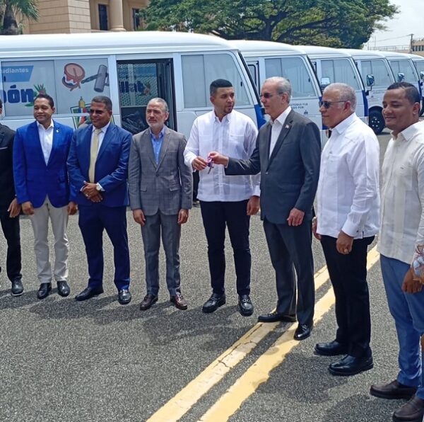 Entrega autobuses
