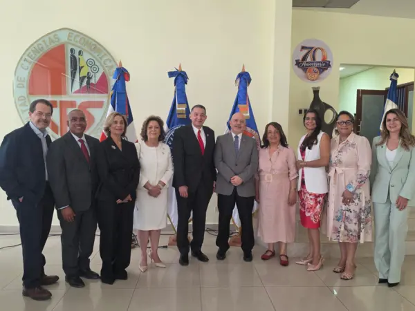 UASD reconoce seis décadas de formación de dermatólogos en el IDCP
