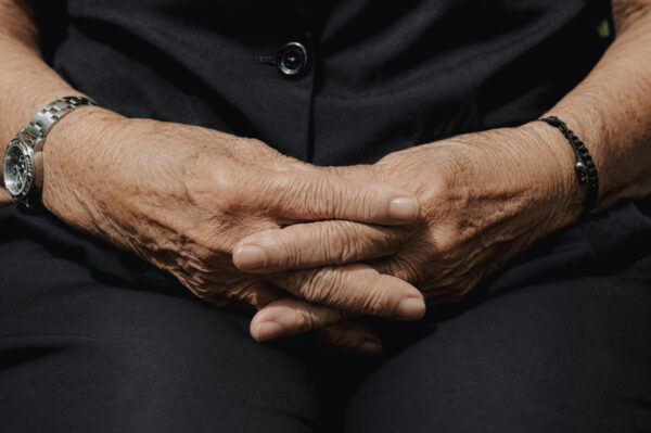 Microbiota intestinal muestra vínculos con el deterioro cognitivo en adultos mayores dominicanos