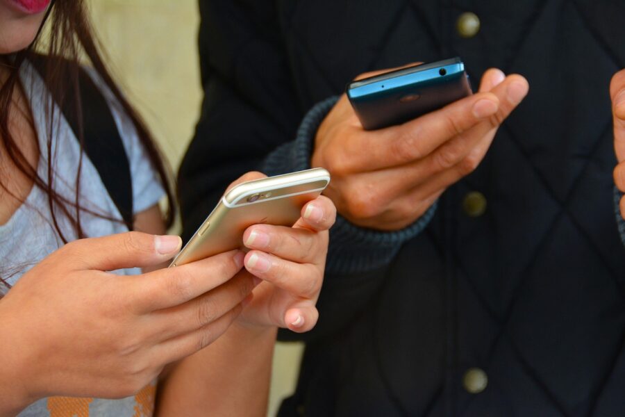 ChatGPT refuerza la seguridad para los usuarios adolescentes