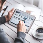Compartir sin verificar alimenta las noticias falsas