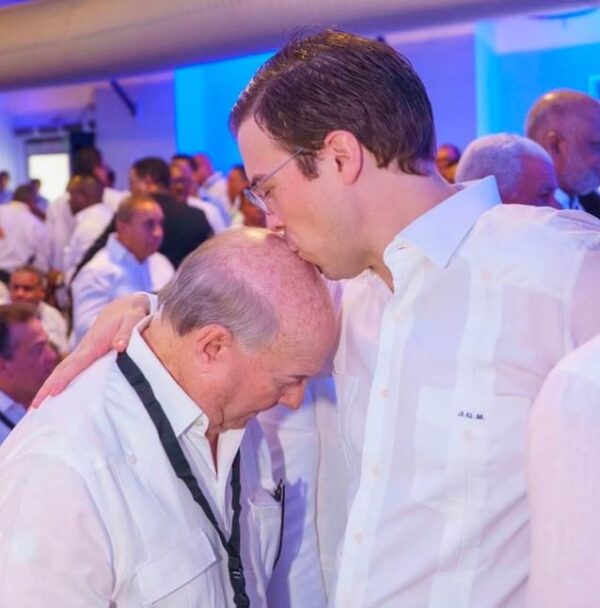 Juan Garrigó, Secretario General del PRM junto a su abuelo Hipólito Mejía