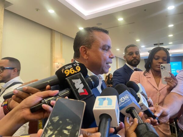 Julio Landrón, director del SNS, informó que a partir de este mes, unas 17 mil enfermeras recibirán el pago de incentivo por tiempo en servicio.
