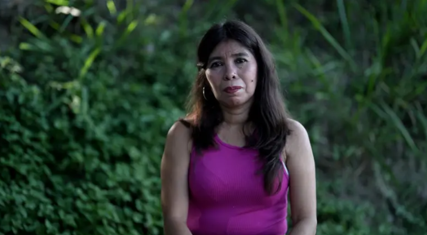 "El miedo ahora es otro": cómo ha cambiado la vida en El Salvador en los 4 años de guerra de Bukele contra las maras