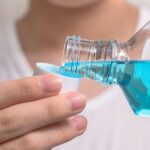 Enjuague bucal: ¿qué pasa cuando se usa con demasiada frecuencia?